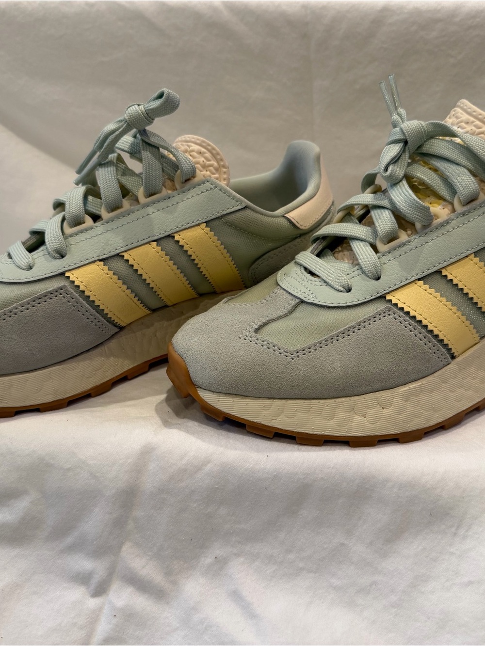 adidas Women's Mint Green & Pale Yellow Retro-Style Sneakers
